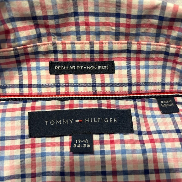 Tommy Hilfiger pink business casual shirt - Picture 2 of 2